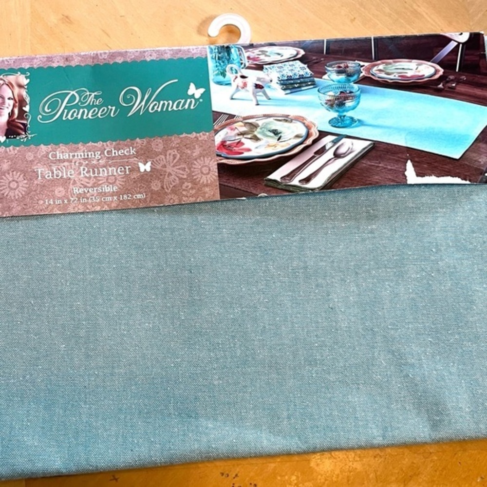 NWT The Pioneer Woman Charming Check Aqua Table Runner